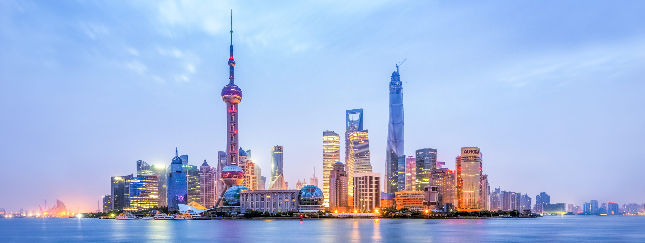 PFLEGEMEISTERIN FLIEGT NACH SHANGHAI